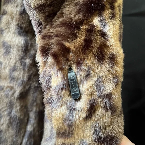 Faux fur animal print coat - Picture 12 of 12